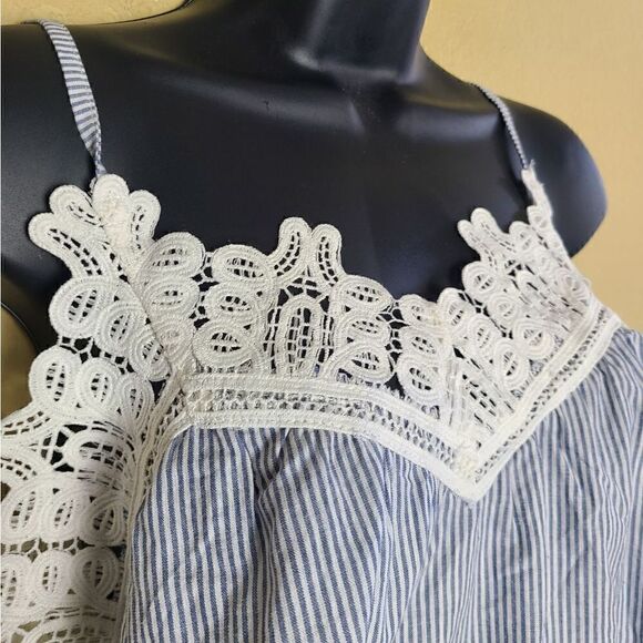 NWT LF Seek the Label Cold Shoulder Top - Picture 4 of 8